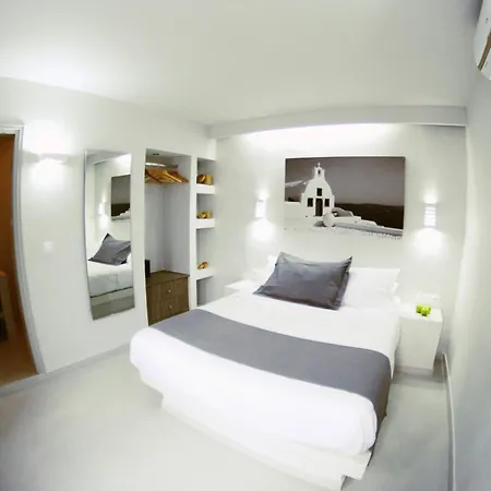 One & Unique Beachfront Апартаменты