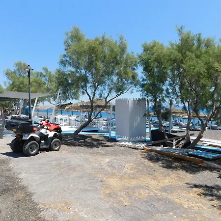 One & Unique Beachfront Апартаменты *